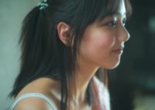 『ミス週刊少年マガジン』賞受賞の19歳、ナチュラルで透明感抜群なグラビア披露