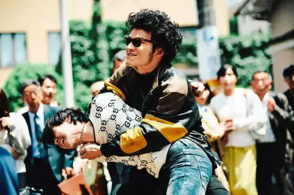 水上恒司がコブラツイスト＆ユンホ（東方神起）がハイキック、映画『TOKYO BURST-犯罪都市-』新カット解禁