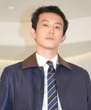 杉野遥亮、フォーマル×カジュアルのミックスコーデ着こなし「全部気に入ってます」