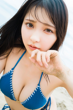 “トランジスタグラマー”十味、海外ロケで大胆美ボディ　『ヤングジャンプ』に登場