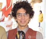 「片桐仁、15歳次男がメガネデビュー　並んだ親子2ショットに反響「そっくりー!!」「仁さんにますます似てきましたね」」の画像1