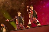 「東方神起、20周年の集大成を日産スタジアムで刻む　ファンと作り上げた“RED OCEAN”【オフィシャルライブレポート】」の画像1