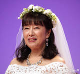 「69歳・かたせ梨乃、純白ウエディングドレスで会見に　主演ドラマで“16歳自認”の61歳演じる「こんなダイナマイトな役は初めて」」の画像1