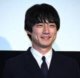 「坂口健太郎、泣く芝居が多発　主演映画では早く泣きすぎで監督からカットかけられる」の画像1