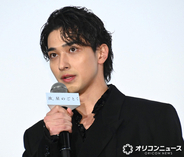 横浜流星、藤井道人監督から立ち振る舞いを絶賛　落ち着き払ったあいさつを披露