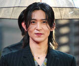 「Snow Man目黒蓮、雨天の中ファンと交流→虹空に　約3ヶ月ぶり一時帰国に大歓声」の画像1