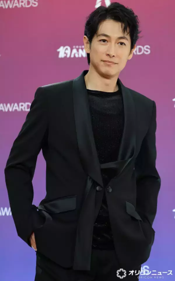 【CAA】ディーン・フジオカ、大人な色気放出　オールブラックコーデで登場