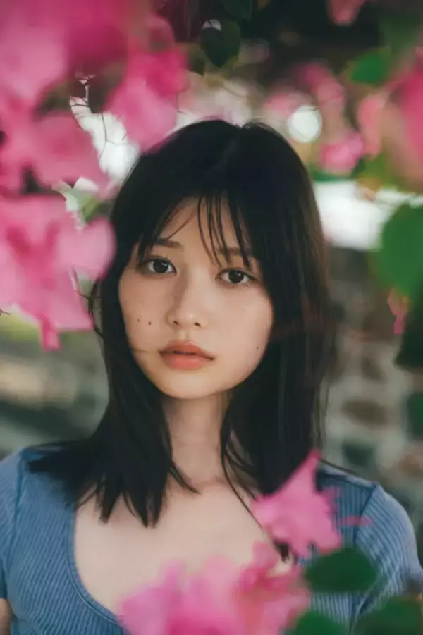 『王様のブランチ』リポーター・冴木柚葉、1st写真集で美しいボディラインを大胆に披露