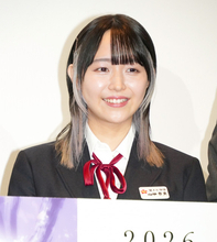 声優・羊宮妃那、黒染めでイメチェン＆ミニスカ学生服の“やんちゃ”姿で登壇　堀江瞬「違和感ない」