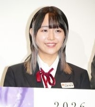 声優・羊宮妃那、黒染めでイメチェン＆ミニスカ学生服の“やんちゃ”姿で登壇　堀江瞬「違和感ない」