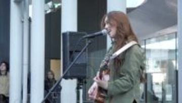 『No No Girls』出身ふみの、渋谷でサプライズライブ敢行　デビュー直後とは思えぬ反響で入場規制も