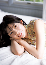 櫻坂46佐藤愛桜『ヤンジャン』で初グラビア挑戦　ノースリワンピやヴァイオリン姿も披露