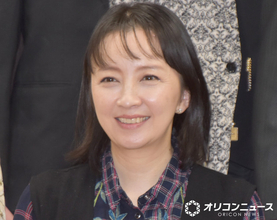 高橋由美子、手編みのニットカーディガン披露し“プロ級”の腕前にファン絶賛「めちゃくちゃ大作」「え？これ編んだの???」「クオリティ高すぎ」