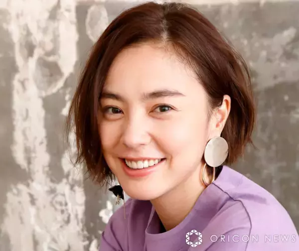 浅見れいな、オーバーサイズスーツの“入園式コーデ”で長男＆夫と3ショット「新生活を迎えた皆様、一緒にがんばりましょー！」　2018年に結婚、2児の母