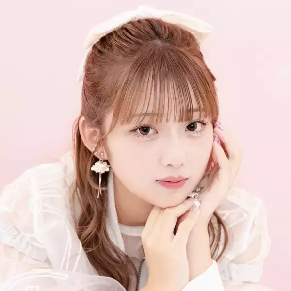 辻ちゃん長女・希空、全身ブラックの“小悪魔”ショットに反響