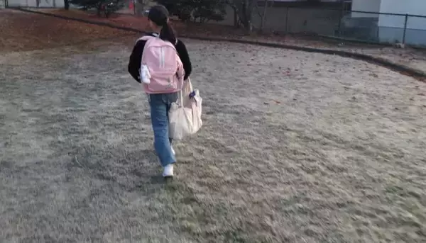 不登校の次女が自ら参加を決めた修学旅行…家族全員に選んだ“お土産”に5.3万いいね　両親は「いろんな思いがありました」