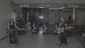 『呪術廻戦』劇場版公開＆一挙無料放送を記念　羊文学「more than words」パフォーマンス映像が期間限定で再公開