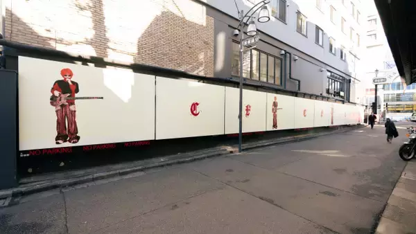 セカオワ・Fukaseのソロプロジェクト　原宿の街頭に「C」と「F」のロゴビジュアル登場