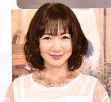 「平松愛理、転倒で顎と後頭部を負傷　顎は20針近く縫う…スタッフが報告「まだまだ激痛なはず」」の画像1