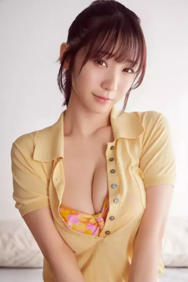 「伊織もえ“メロンバスト”大胆に　デジタル写真集で圧巻ボディ」の画像