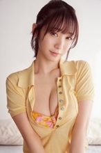 伊織もえ“メロンバスト”大胆に　デジタル写真集で圧巻ボディ