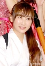 元AKB48仁藤萌乃が結婚　純白姿でお相手と“おんぶ”2ショット披露＆指輪きらり…「こんなにもご機嫌で愉快な自分がいたんだ」