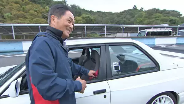 初代スバル『レガシィ』開発時に“比較”された37年前の“名車”　開発者が「一番感動」→のちに実装された驚きの装備とは