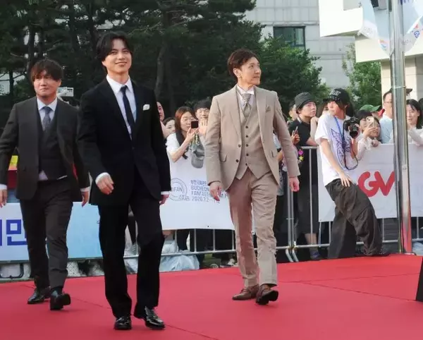 WEST.重岡大毅、初の訪韓に大興奮「おかわりレッドカーペットはないん!?」　主演作が国際映画祭に選出され念願叶う