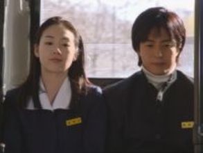 映画『冬のソナタ 日本特別版』ヨン様＆ジウ姫の制服姿が美しく復活　4Kリマスター場面写真