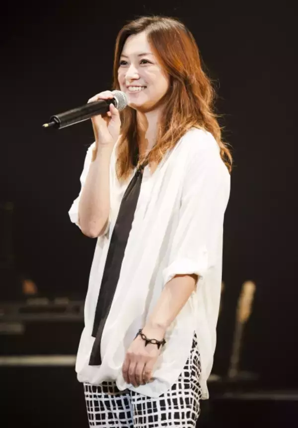 47歳・伴都美子、近況ショットにファン「ビジュ爆発してる」「とんでもなく美です！！」