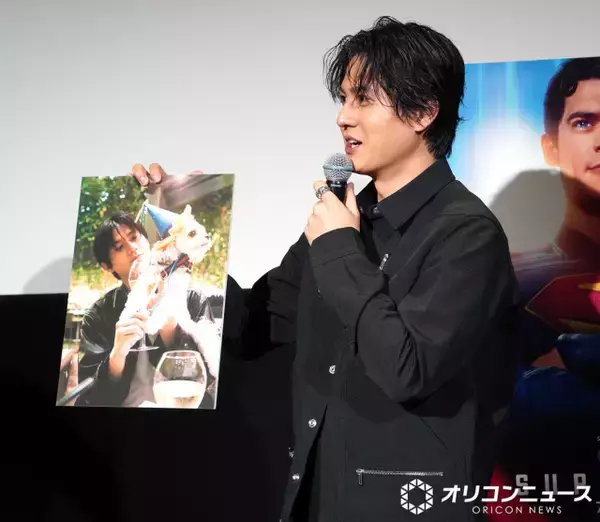武内駿輔、愛犬「ドンちゃん」を披露　由来は「ドンとしているから」“特技”も明かす