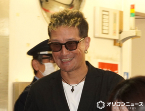 松岡昌宏、初日公演→報道陣に会釈　国分太一めぐり「日テレからの説明はありましたか？」の質問にも言及せず