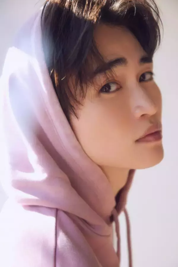 西垣匠、“新しい魅力”詰まったカレンダー発売決定「一緒に1年を過ごすことができ、とてもうれしい」【コメント全文】