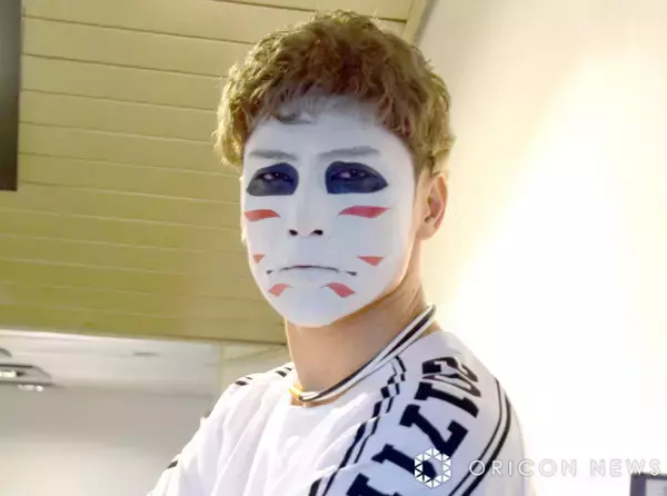 金爆・樽美酒研二、“素顔”にユニフォーム姿でWBC観戦「ホークスの！しかもマッキーのユニ!!」「いい男」「匂わせイケメン」