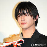 「荒木飛羽、初主演映画で殺陣にも挑戦「最後まで皆さんに愛される作品になれば」　鏡開きで大ヒット祈願」の画像1