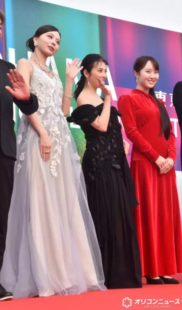 【横浜国際映画祭】本田望結＆川口ゆりな＆田中麗奈、三者三様の華やかドレス
