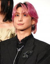 Snow Man佐久間大介、ニンニク好きすぎて異常行動　指先の匂いに夢中「めっちゃたまんない」