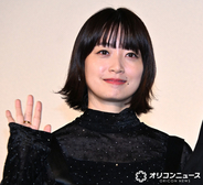 深川麻衣、ご祈祷で井口理の“侍スタイル”に笑顔　足がしびれて正座の限界を迎える