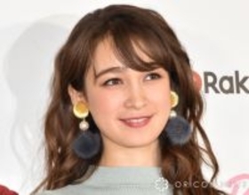 セレブモデル・藤井サチ、夫を“初顔出し”　和装の結婚式に反響「旦那さんイケメン」「旦那様も優しそう」　父はヴィトン元社長