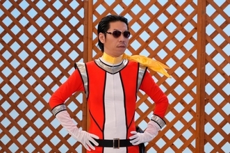 呂布カルマ、コントに挑戦　正義のヒーローになりディベート対決　フリースタイルに「どこに着地すれば正解なのか」【コメントあり】