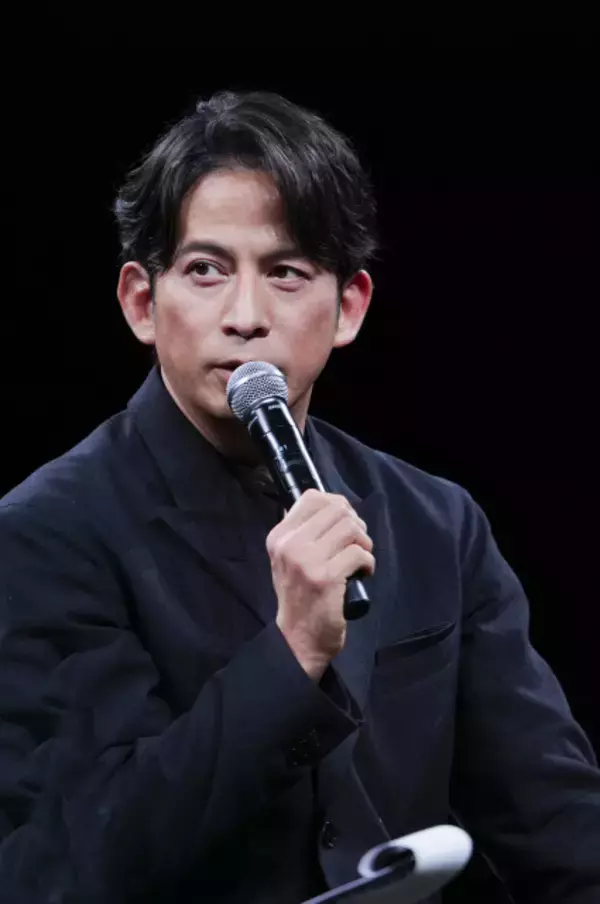 岡田准一、ラジオ番組20周年を記念した初イベントで著書への思い語る「僕にとって宝なんです」