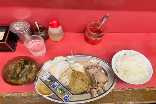 「昭和から続く高円寺「味楽」の情熱　500円ランチで感じる変わらない温もり」の画像