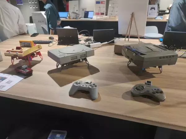 「プレステVSサターンが令和に再び激突　「次世代ゲーム機戦争（物理）」勃発」の画像