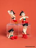 「アトムがカプセルトイに　「しゅっぱつ」「こうしん」など全4種を展開」の画像3