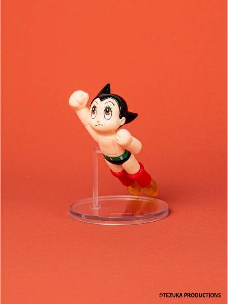 アトムがカプセルトイに　「しゅっぱつ」「こうしん」など全4種を展開