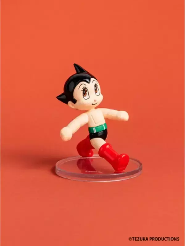 「アトムがカプセルトイに　「しゅっぱつ」「こうしん」など全4種を展開」の画像