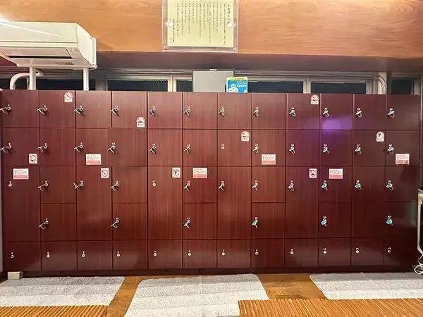 「違和感満載のサイケな銭湯でほっこり入浴　蒲田で開催「脳汁銭湯」体験レポート」の画像