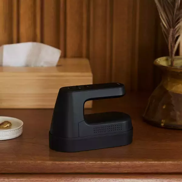 「ストッキングやタイツも可の毛玉取り器誕生　マクセルイズミ「毛玉とるとる Pro」を発売」の画像