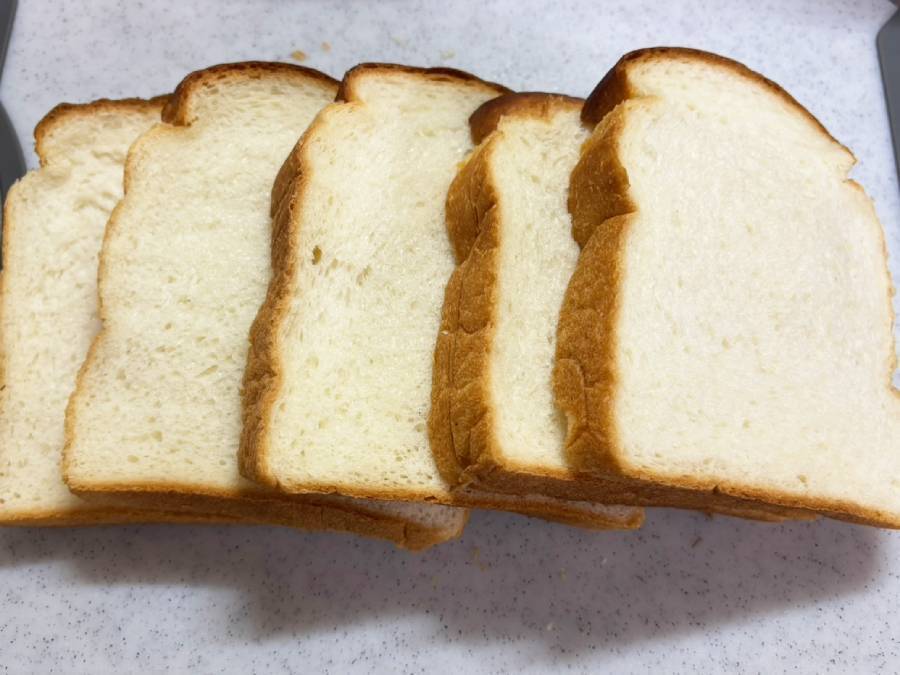 食パンがうまく切れない問題、解決策は「温めた包丁」だった　マルエツ公式の裏ワザを試してみた
