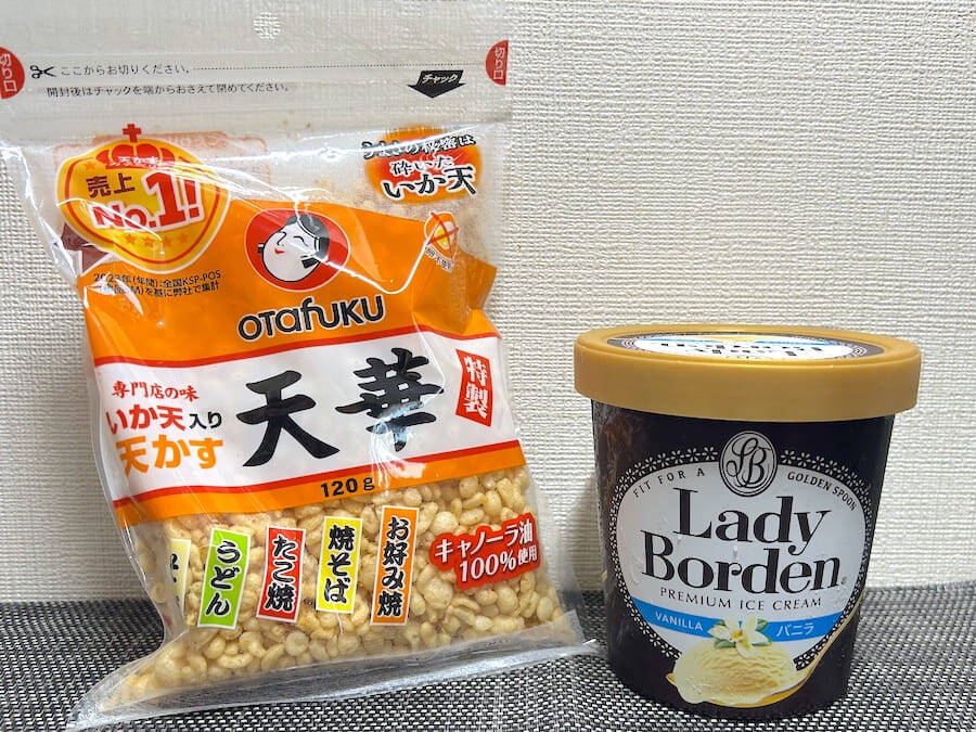 天かす×アイスがSNSで話題　オタフク公式「天華アイス」を試したら“追い天かす”していた